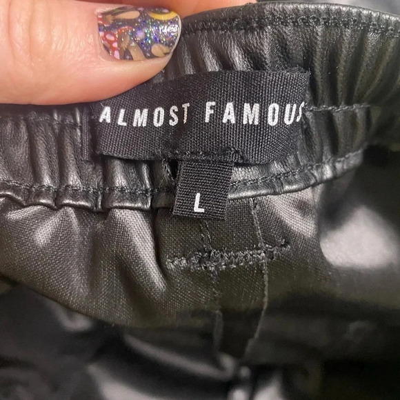 Almost Famous Black Polyurethane Cargo Pants NWOT Size Large L High Rise - Picture 7 of 8